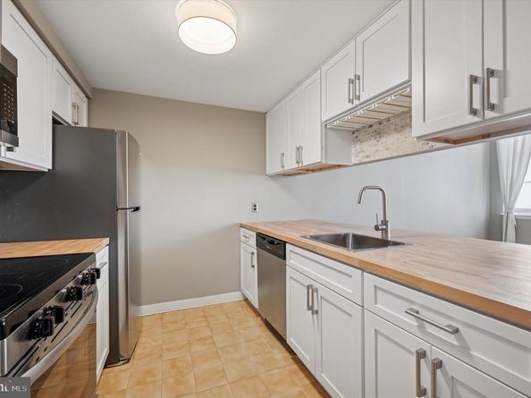 130 N Bread Street 310, Philadelphia PA 19106