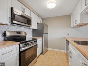 130 N Bread Street 310, Philadelphia PA 19106