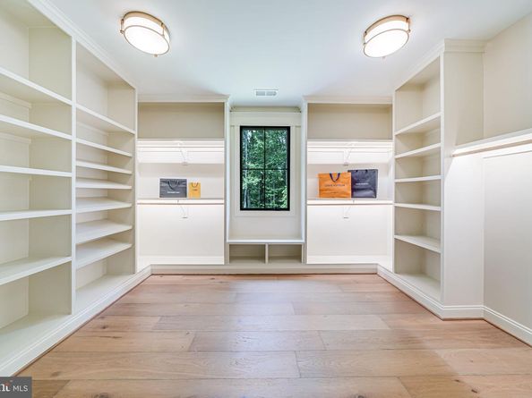 2210 Trott Avenue, Vienna VA 22181