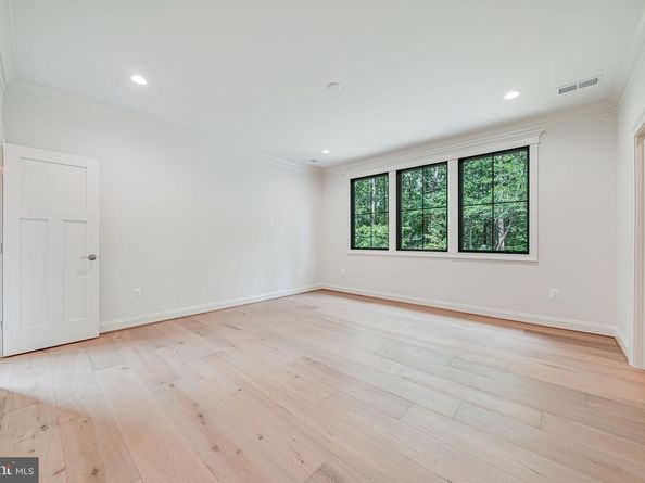 2210 Trott Avenue, Vienna VA 22181