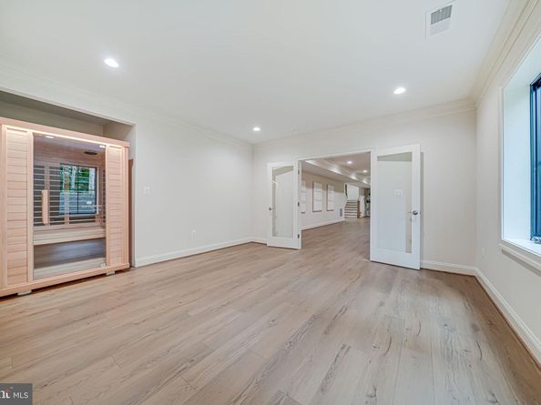 2210 Trott Avenue, Vienna VA 22181