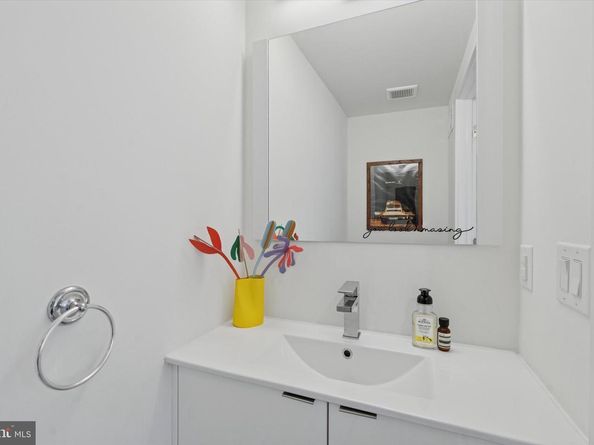 1325 N 17TH Street A, Philadelphia PA 19121