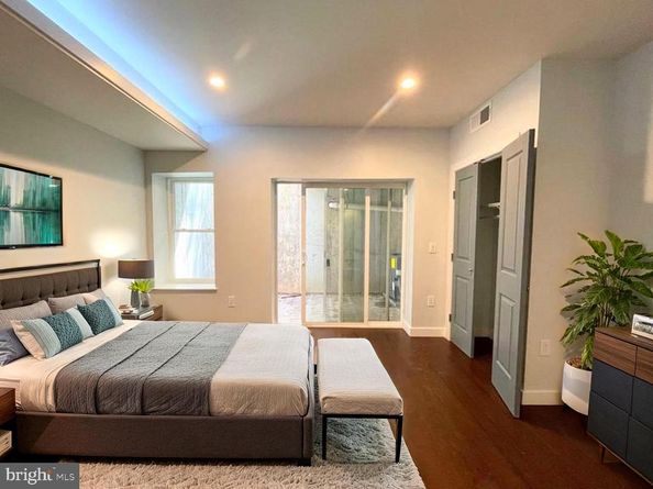 1337 N Franklin Street, Philadelphia PA 19122