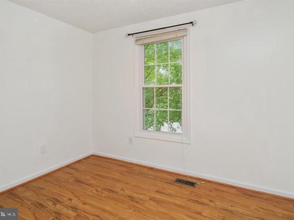 1120 Stevenson Court, Herndon VA 20170
