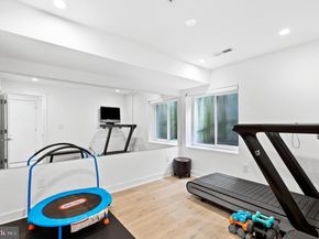622 S 7TH Street, Philadelphia PA 19147