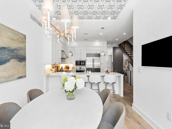 622 S 7TH Street, Philadelphia PA 19147