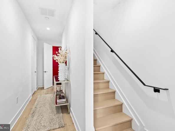 622 S 7TH Street, Philadelphia PA 19147
