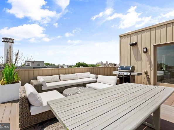 622 S 7TH Street, Philadelphia PA 19147