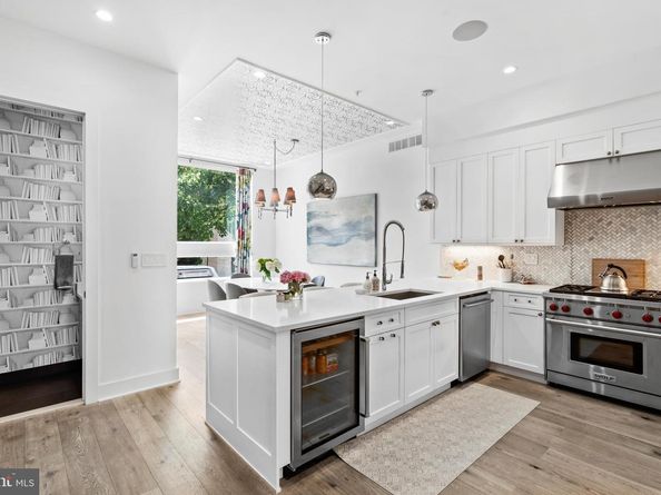 622 S 7TH Street, Philadelphia PA 19147
