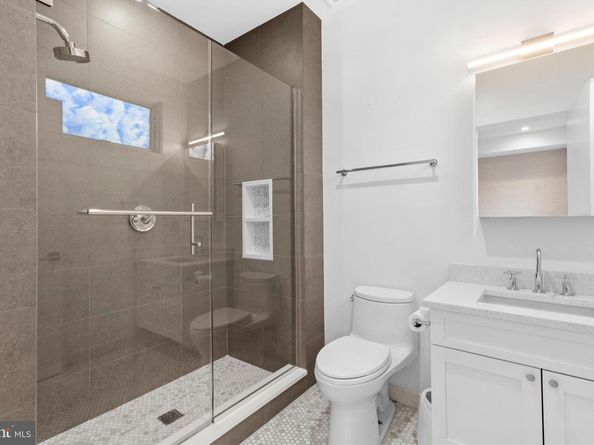 622 S 7TH Street, Philadelphia PA 19147