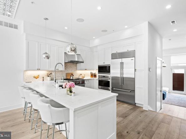 622 S 7TH Street, Philadelphia PA 19147
