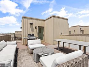 622 S 7TH Street, Philadelphia PA 19147