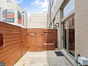 622 S 7TH Street, Philadelphia PA 19147