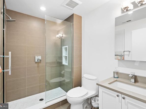 622 S 7TH Street, Philadelphia PA 19147