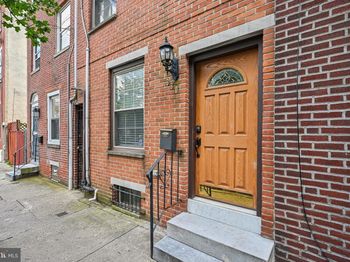 330 W George Street