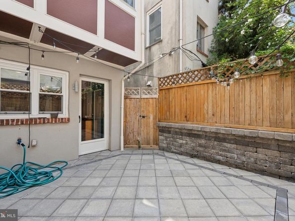 712 S 6TH Street, Philadelphia PA 19147
