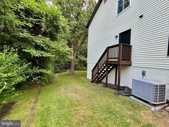 208 Keyes Court, Sterling VA 20164