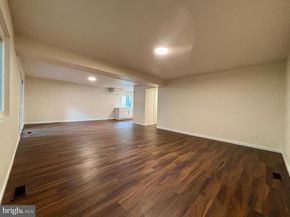208 Keyes Court, Sterling VA 20164