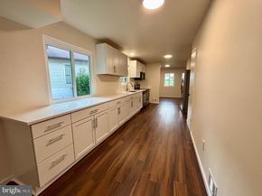208 Keyes Court, Sterling VA 20164
