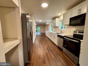 208 Keyes Court, Sterling VA 20164
