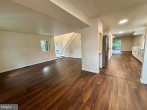 208 Keyes Court, Sterling VA 20164