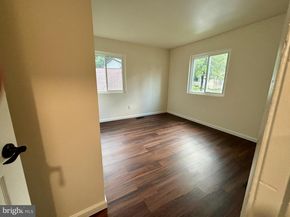 208 Keyes Court, Sterling VA 20164