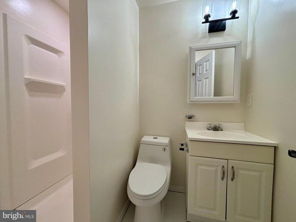 208 Keyes Court, Sterling VA 20164
