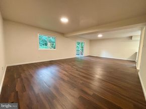 208 Keyes Court, Sterling VA 20164