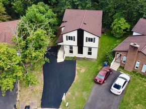 208 Keyes Court, Sterling VA 20164