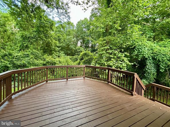 208 Keyes Court, Sterling VA 20164