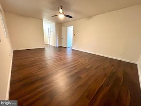 208 Keyes Court, Sterling VA 20164