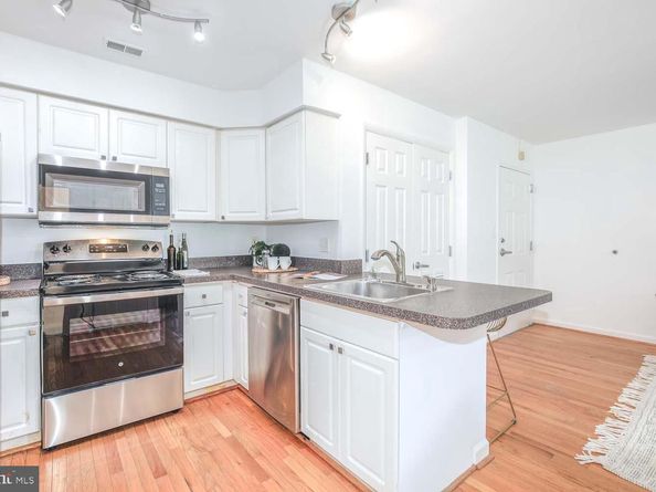 1308 Clifton Street NW 118, Washington DC 20009