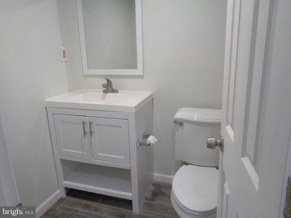 1954 Kennedy Drive 104, Mclean VA 22102