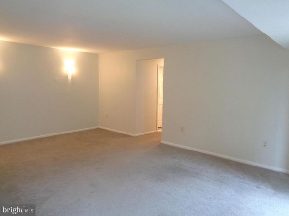 1954 Kennedy Drive 104, Mclean VA 22102