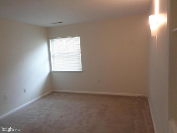 1954 Kennedy Drive 104, Mclean VA 22102
