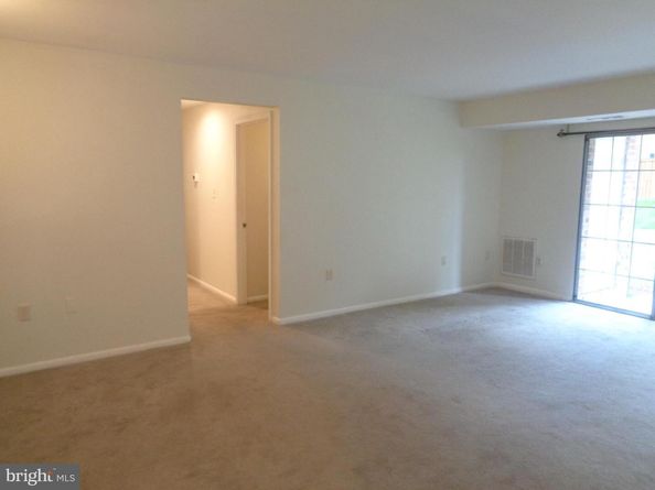 1954 Kennedy Drive 104, Mclean VA 22102