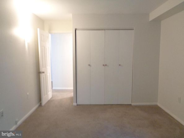 1954 Kennedy Drive 104, Mclean VA 22102