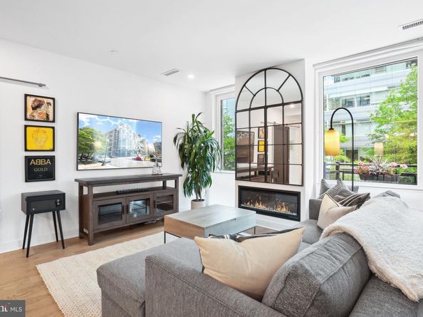 37 L Street SE 201, Washington DC 20003