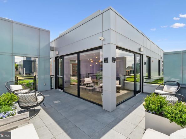 37 L Street SE 201, Washington DC 20003