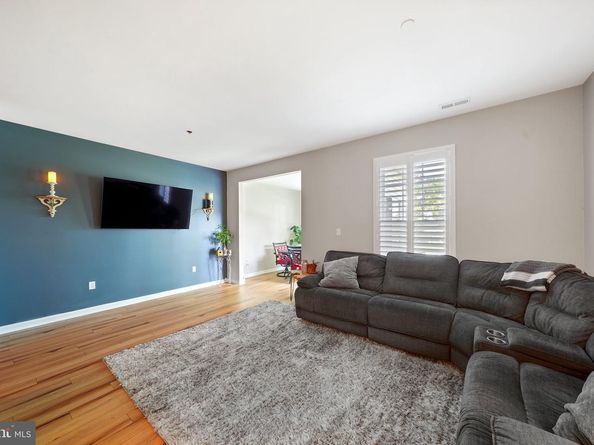 329 Ross Court, Wyncote PA 19095