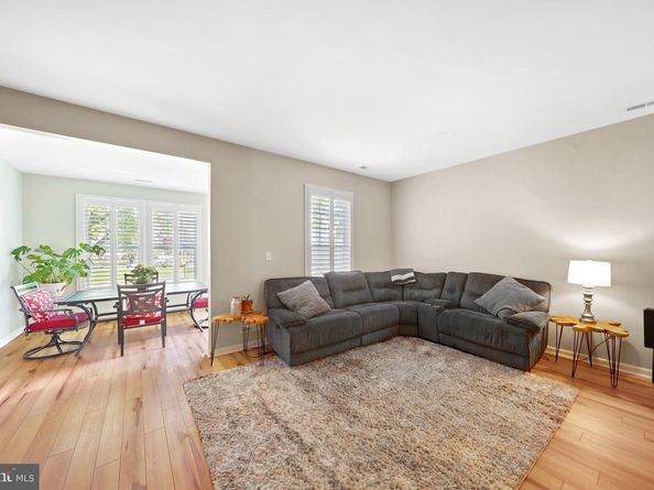 329 Ross Court, Wyncote PA 19095