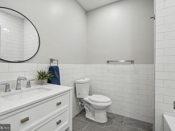 42 Good Street, Philadelphia PA 19119