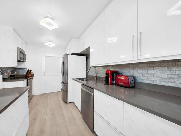 5700 NW 2nd 409 Avenue Three, Boca Raton FL 33487