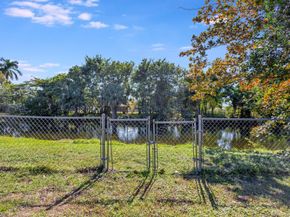 134 Sparrow Dr A, Royal Palm Beach FL 33411