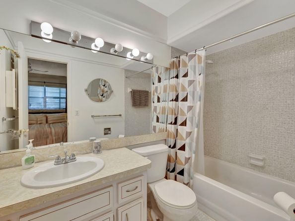 4431 NW 16th St 303, Fort Lauderdale FL 33313