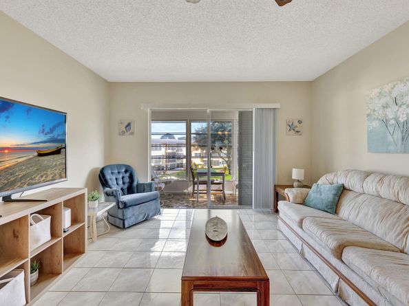 4431 NW 16th St 303, Fort Lauderdale FL 33313
