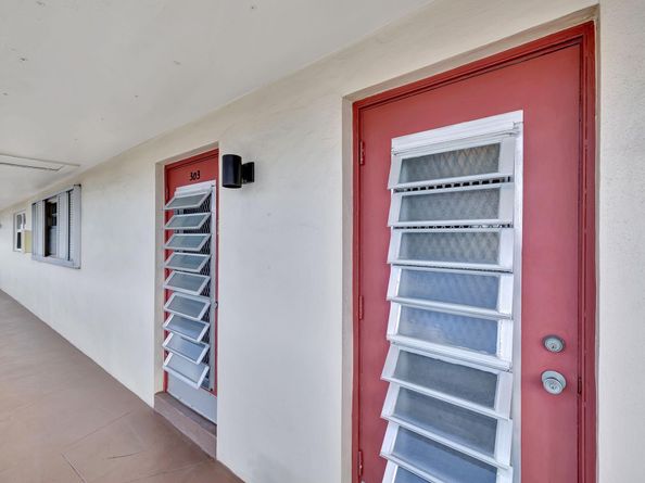 4431 NW 16th St 303, Fort Lauderdale FL 33313