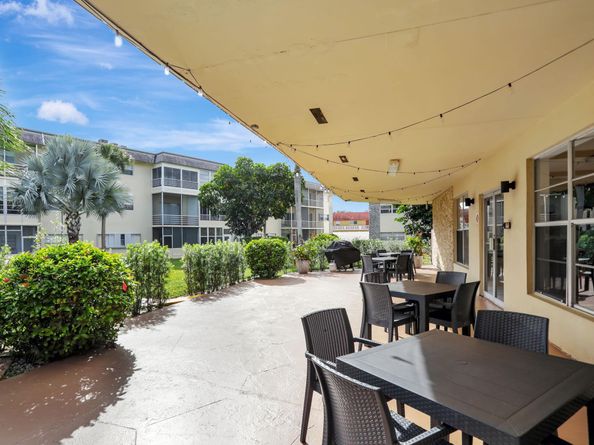 4431 NW 16th St 303, Fort Lauderdale FL 33313