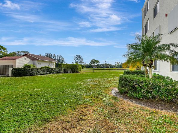 6768 10th Avenue N 113, Lake Worth FL 33467
