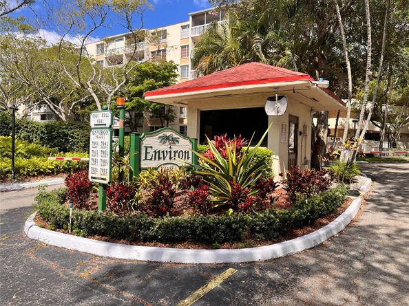 7041 Environ Blvd 327, Lauderhill FL 33319